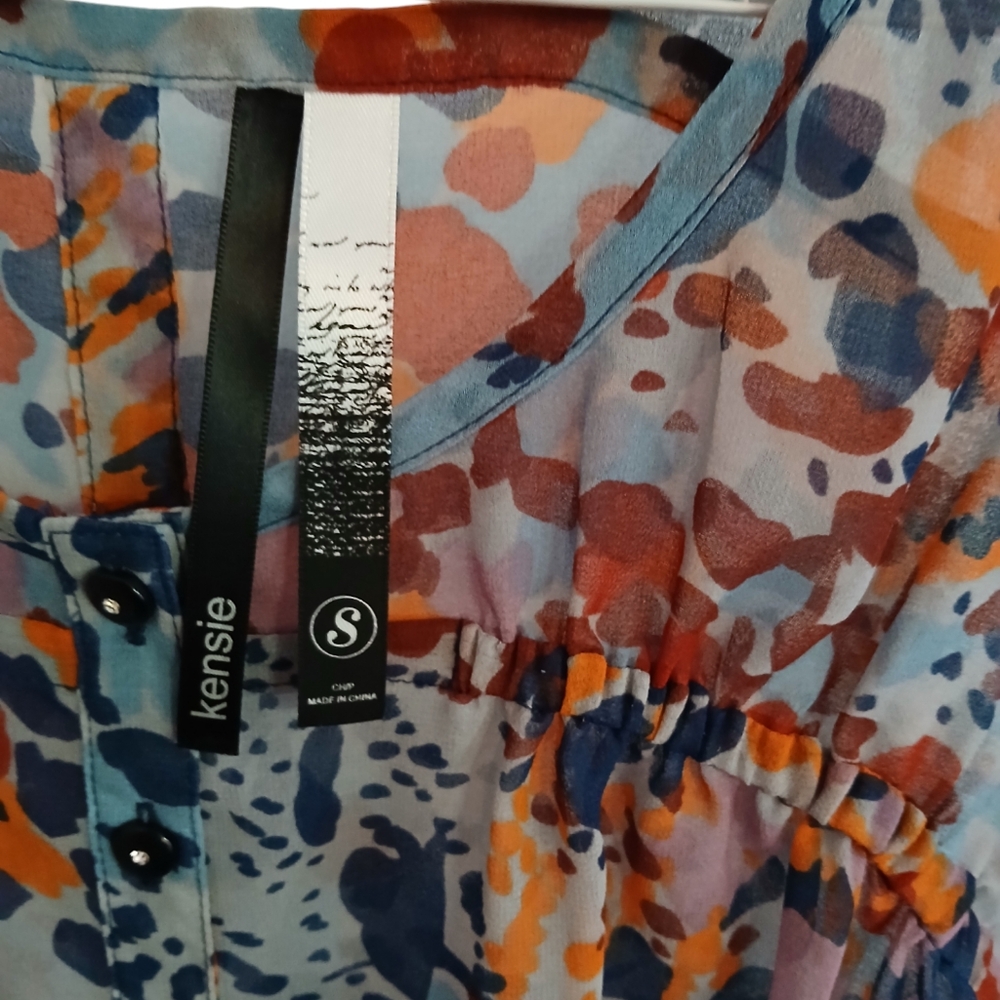 Kensie ๐ blouse - Picture 2 of 2